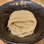 つけ麺 和 東京本店 - カネジン食品製の麺、コシがあってエッジの効いた麺、啜り心地、喉越しがとてもよい。