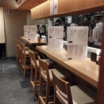 つけ麺 和 - ラーメン屋とはとても思えないとても綺麗な店内、これなら女性1人でも入れる。