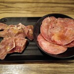 七輪焼肉 安安 - 【 牛タン ✕ 厚切り豚タン 】　６６０円