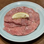 焼肉 静龍苑 - 中タン塩