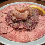 焼肉 静龍苑 - タン塩、ハラミ、ミノ