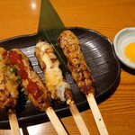 Kaisen Izakaya Hana No Mai - 手作り上州しゃもつくね4種盛合わせ(おろしポン酢・チーズ・サルサソース・月見)