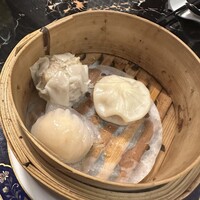 銀座夜市 - 肉シュウマイ、エビ蒸し餃子、小籠包