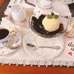 コーヒーパーラー ヒルトップ - 水出しコーヒーゼリー　アイスクリーム添え