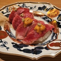 肉亭ふたご iki 本郷三丁目店 - 握り厳選2貫