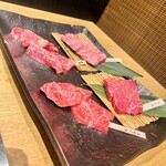 精肉卸問屋直営 焼肉ホルモン 肉匠 牛次郎 - 