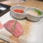 精肉卸問屋直営 焼肉ホルモン 肉匠 牛次郎 - 