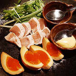 Kunsei Sousaku Izakaya Kemuri - 卵と鶏肉と