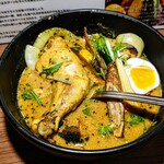 札幌ドミニカ - 特選チキンと12種の野菜カリー、豆乳スープ