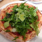 ウッデンシップ - サラダのせ・アンチョビのマリナーラ