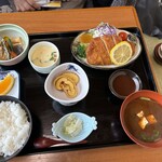 Kaiseki Ryouri Sushi Nabe Masutoku - とんかつ定食