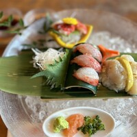 かに道楽 新宿本店 - タラバかに刺身三種盛
                    （刺身・炙り刺身・霜降り刺身）