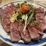 さわ - 和牛たたき :とにかくお肉が美味しいです。お肉が好きな方には絶対オススメ出来ます。味付けがすっきりしてて美味しいのでお肉がペロリといけます。