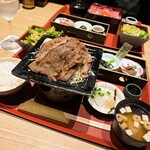 個室和食 肉割烹 吟次郎 - 