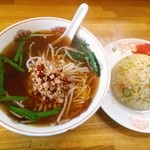 龍盛 - 台湾ラーメン＋チャーハンセット700円