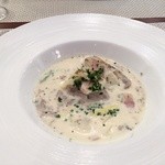 ビストロ ダイア - 牡蠣と白菜のスープ