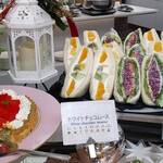 オアシス - 野菜ロールサンド、季節のフルーツサンド