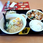 Chuukaryouri Mansei - 日替りランチ(八宝菜を選択)