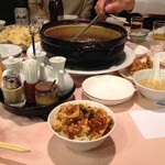 拍拍飯店 - 炒飯と麻婆豆腐