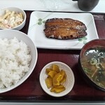 四日市ヒモノ食堂 - セットで750円税込み