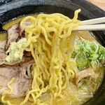 麺屋 玄 - 中太縮れ麺