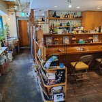 未来カレー こりす - 別に未来惑星ではないが懐かしくも新しい雰囲気の店内