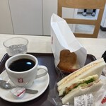 ぱんのいえ 国分店 - サンドイッチセットにすると、ドリンクは200円。どのサンドでもOK