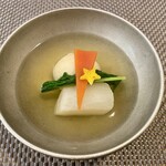 御料理 ひさまつ - 椀盛り 清汁仕立て せいこ蟹真薯 蕪