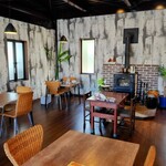 ルーカス - 内観