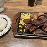 熟成牛ステーキバル Gottie's BEEF - 