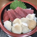 でか盛り海鮮問屋 - マグロ＆ホタテ丼