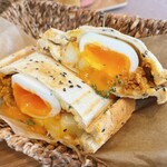 珈琲豆屋 Nanの木 - 【自家製キーマカレー＆半熟たまご （ホットサンド) ￥950 】