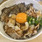 豚マニア丼 稲田屋 サン - 豚マニア丼（並）800円