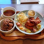 喫茶さえき - 鶏のからあげランチ