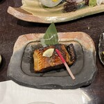 Okajouki - 銀鱈炙り焼き　これ、小さく目えますが、かなり大きかったです。
