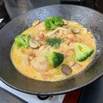 極楽うどん TKU - エビトマトクリームうどん