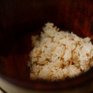 極上ネタの旨味を受け止めるシャリにも徹底したこだわり