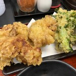 極楽うどん TKU - 菜の花の天ぷら・鶏天トッピング（3ケ）
