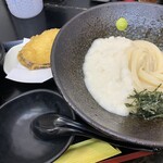 極楽うどん TKU - とろろ玉ぶっかけ・紅はるか　さつまいもの天ぷら