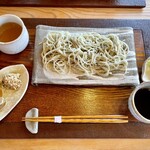 そばの里深萱ふ～ど - 盛りそば(粗挽き＋330円)