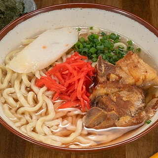 A taste to drink! `` Okinawa Soba'' where you can enjoy a bowl from a popular restaurant