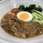 極楽うどん TKU - 極楽韓国風冷麺（普通盛）