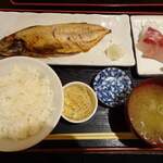 Sakanaya Iitoko - 鯖の塩焼きとブリ刺のセット定食ランチ1100円