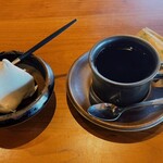 和牛庵 - ミルクのジェラートと自家製焙煎コーヒー
