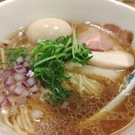 貝麺 みかわ - 中華そば しょうゆ(味玉、980円)
