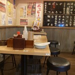 上本町 チエちゃん - 内観(テーブル席も有り♪)