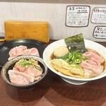 麺屋 七利屋 - 特製中華そば1180円・炙りチャーシュー丼250円