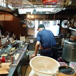 麺屋 悠 - 7席あるカウンターは、全て埋まった