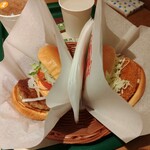 Mosu Baga - モス野菜バーガー(税込440円)、チキンバーガーレギュラーセット(税込450円)