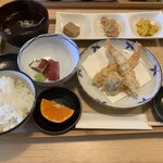 Shunsensakaba Mantenya - 海老となすの天ぷらと刺身定食